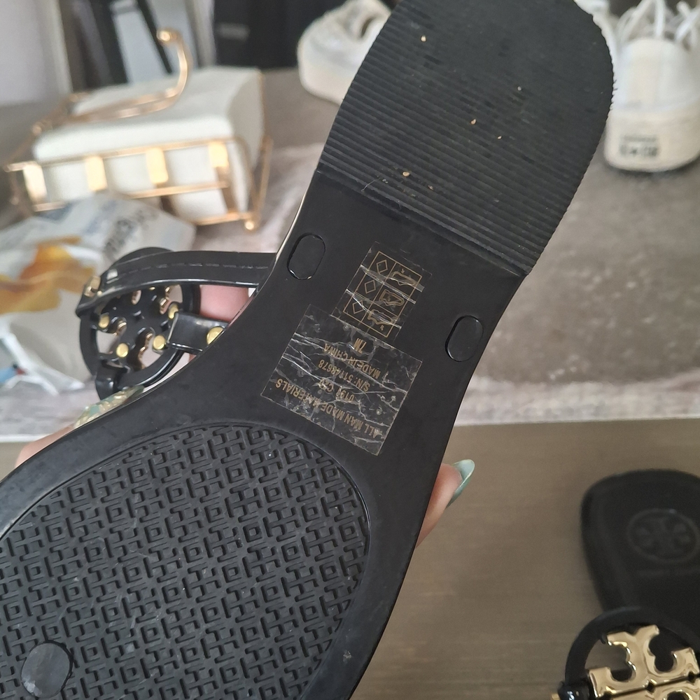 Tory Burch Black Miller Jelly Thong Sandals with Gold Logo - Picture 4 of 4